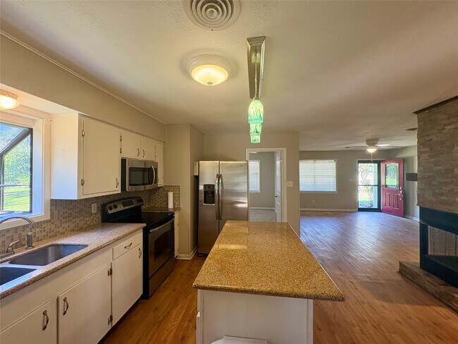 Photo - 101 Pine Shadows Ln