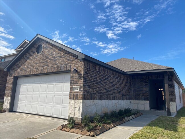 Photo - 802 Faison Ct