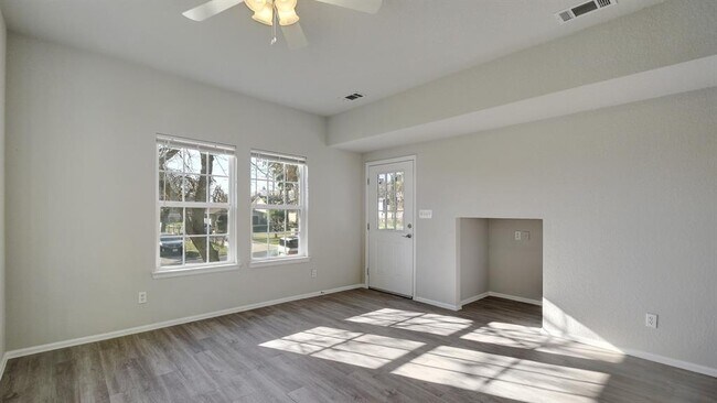 Photo - 2206 Pennsylvania Ave