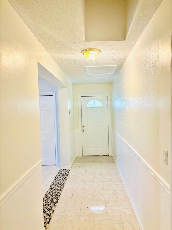 Photo - 815 Rogers Ave NW