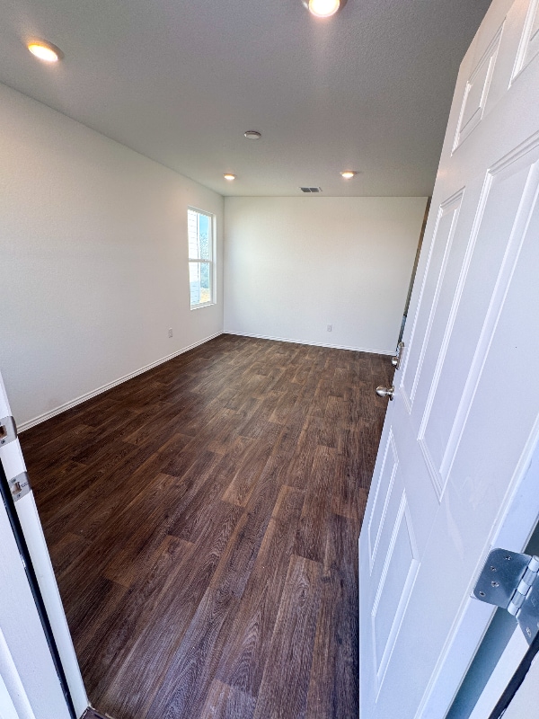 Photo - 2058 Zephyr Lily