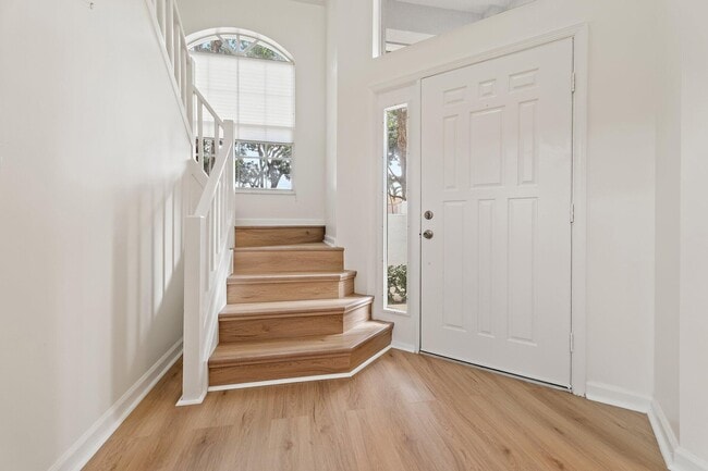 Photo - 137 Eagleton Ct