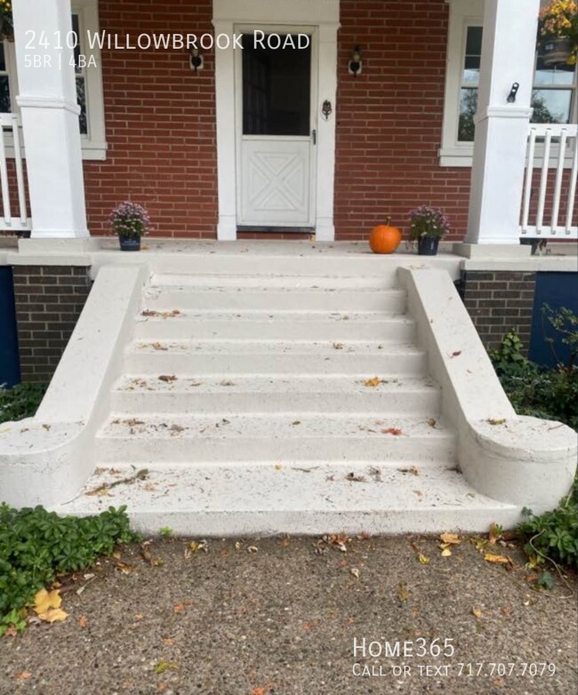 Photo - STUNNING 5 Bedroom Farm House!