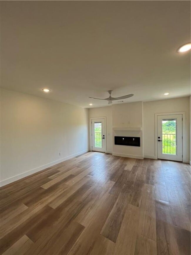 Photo - SW Livingston Sq Duplex Unit 2