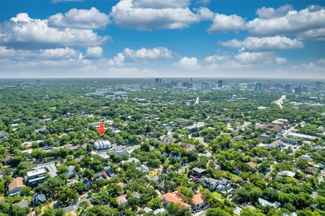 Photo - 1500 Woodlawn Blvd Unit 302