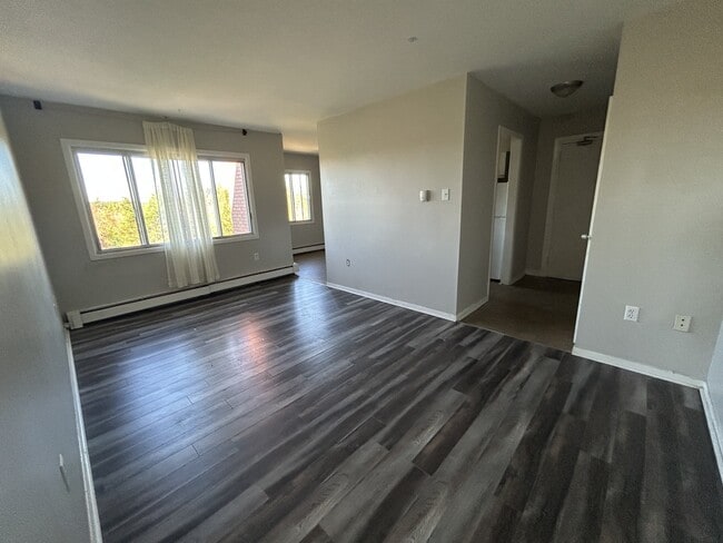 Photo - 15 Reading Crescent Unit 7