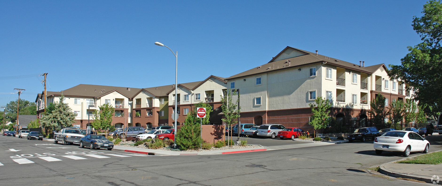 Sierra Crest - Sierra Crest Apartments