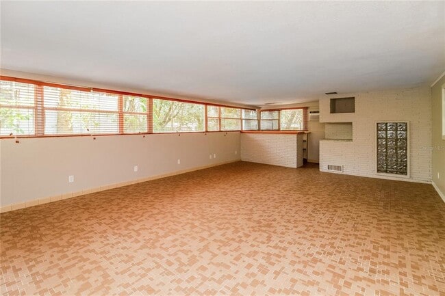 Photo - 1197 W Lakeview Cir