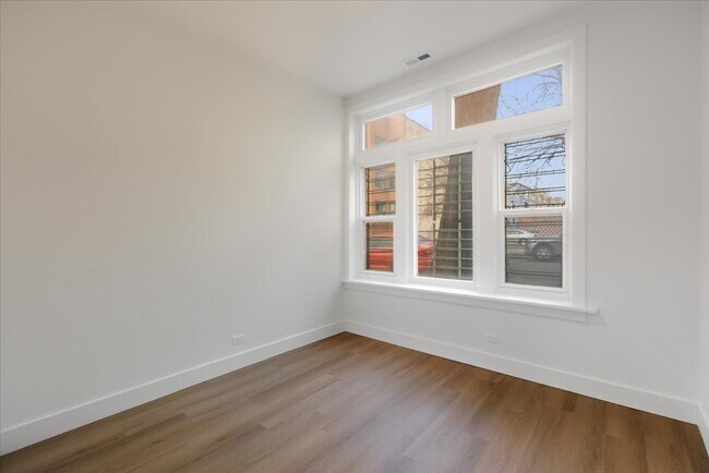 Photo - 3211 W Le Moyne St