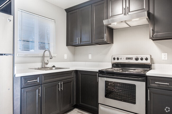 Apartamento de 2HAB, 1,5BA - 900 ft² - Converge Townhomes