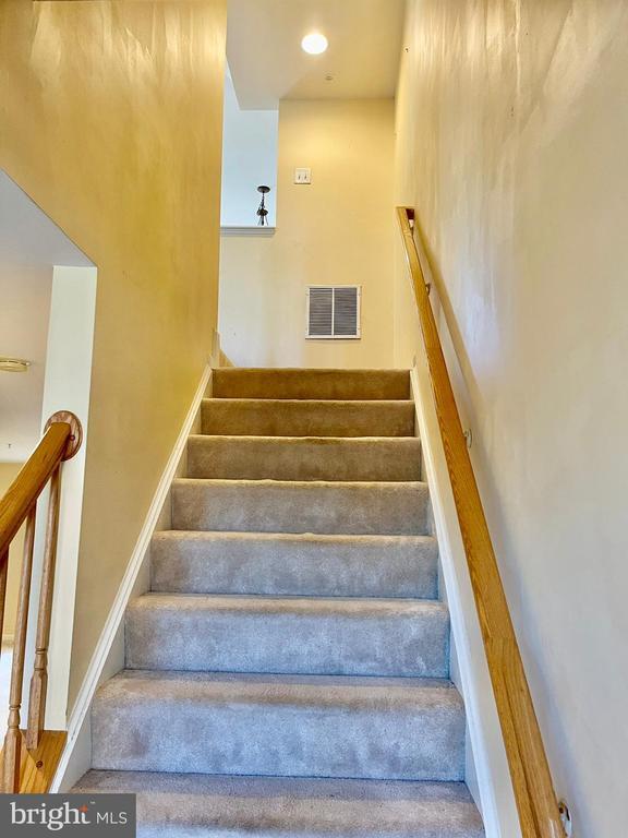 Photo - 1047 Lily Way