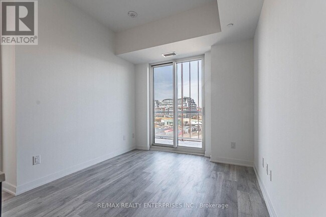 Photo - 220 Missinnihe Way Unit 422