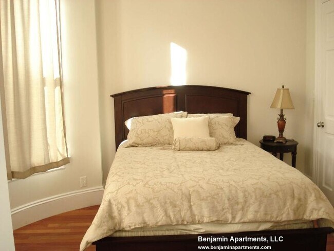 Photo - 34 Greenwich Park Unit 2