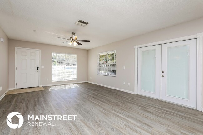 Photo - 705 Woodlawn Dr