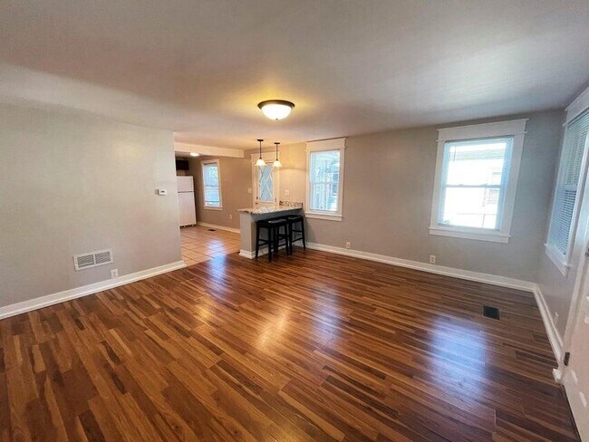 Photo - 212 E Washington St