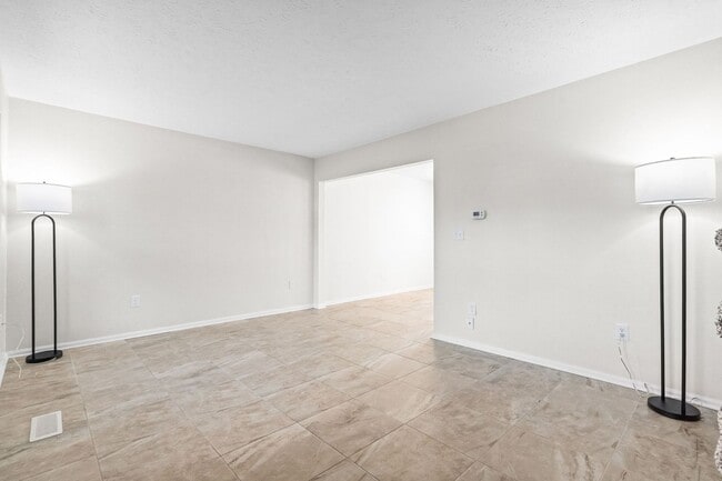 Photo - Reduced Rent for Any Lease Signed in Feb!! 8 Blocks to the Beach!!