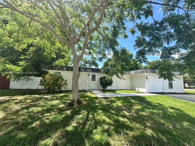 Building Photo - 8003 NW 70th Ave Rental
