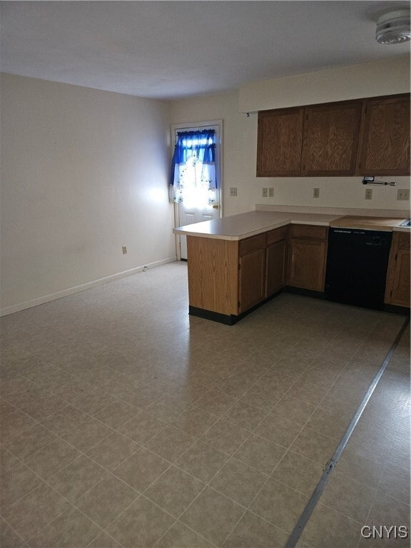 Building Photo - 290 Duer St Rental