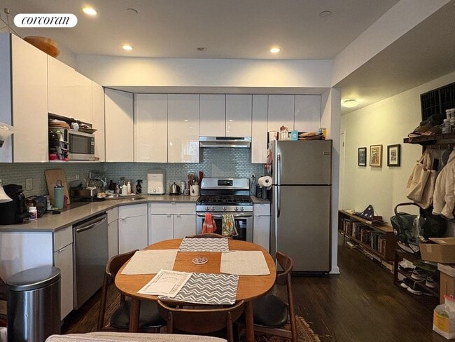 Photo - 498 Court St