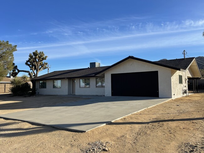 Photo - 60325 Alta Loma Dr House