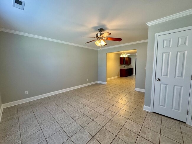 Photo - MOVE-IN READY! **MOVE-IN Special $250 off the 1st full month's rent.**