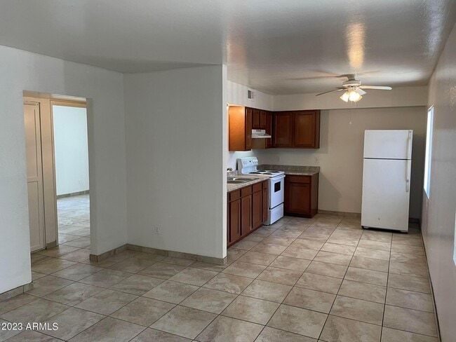 Photo - 1222 E Mountain View Rd Apartamento Unidad 102