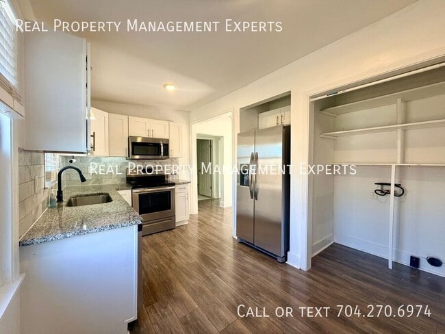 Photo - 903 Michigan St