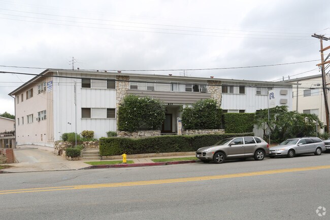 Royal Crest Apartments - Royal Crest Apartments