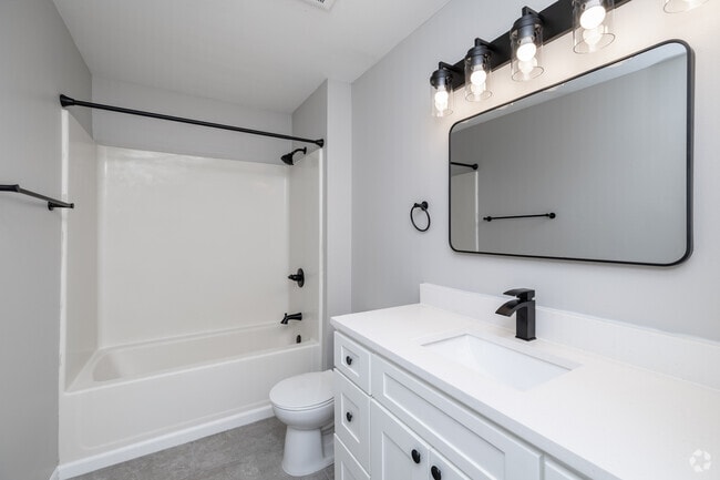 3BR, 2BA - 1,300SF - Primary Bathroom