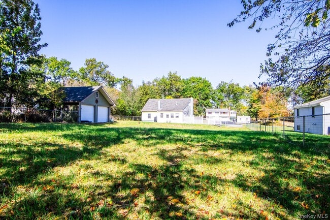 Photo - 13 Strack Rd