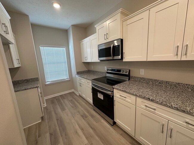 Photo - 4 Bed 3 Bath Townhome Near The Heart Of Shelbyville