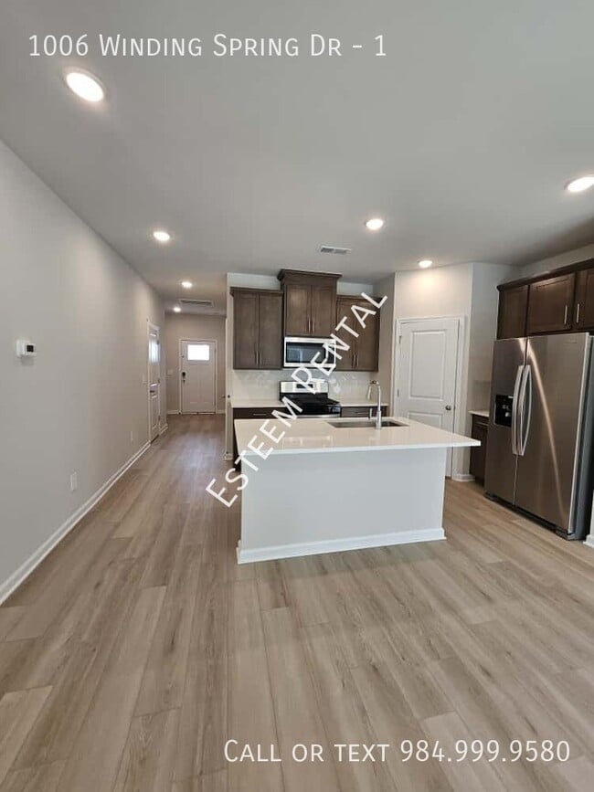 Photo - 1006 Winding Spg Dr