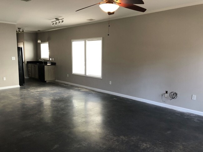 Photo - 250 Strickland Ave