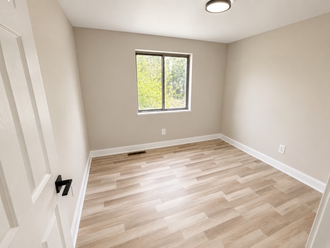 Photo - 599 Ashwood Rd