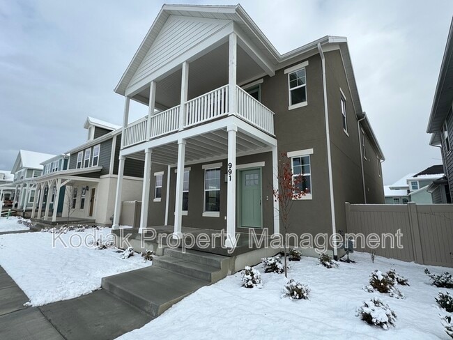 Photo - 991 Shoreline Dr
