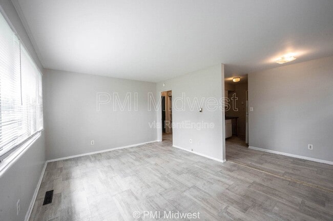 Photo - 5820 Grandview Dr