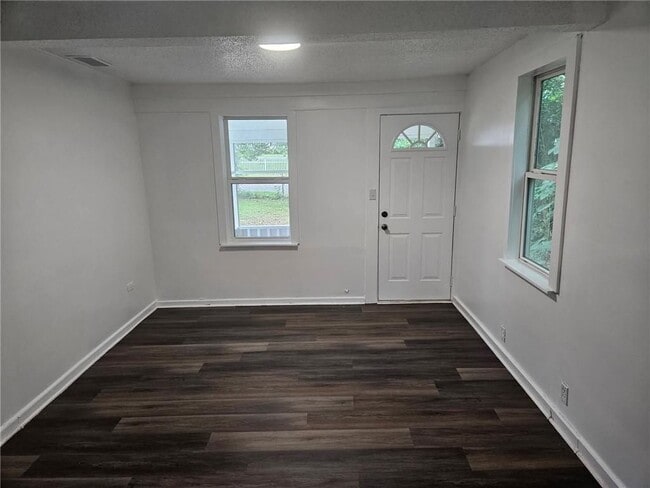 Photo - 5855 Andrew Rd