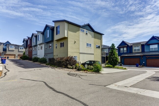 Photo - Luxury 2 Bedroom 2.5 Bath Near Waneka Lake Louisville