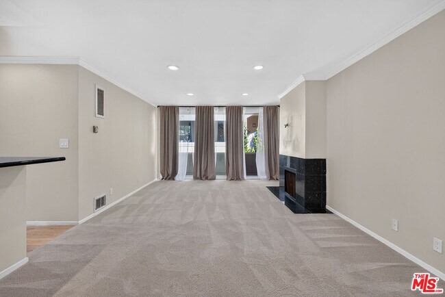 6505 Green Valley Cir Unidad 207