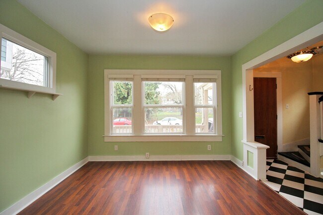 Photo - 3824 N Kerby Ave