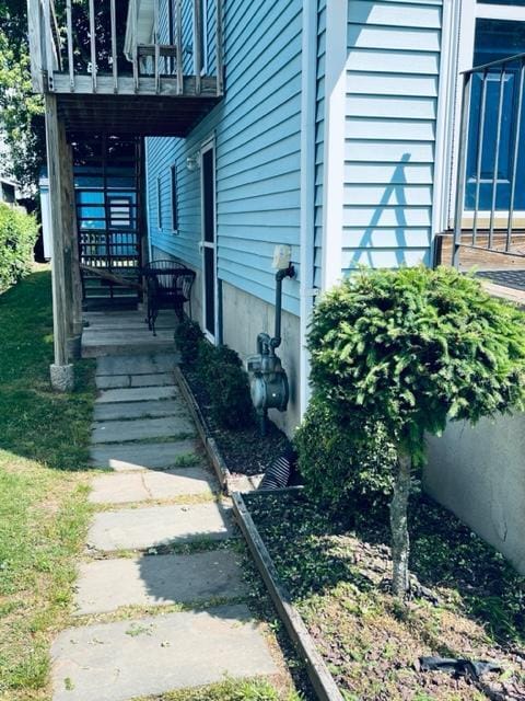 Building Photo - 57 Dana St Unit Ground Level - No Stairs Rental