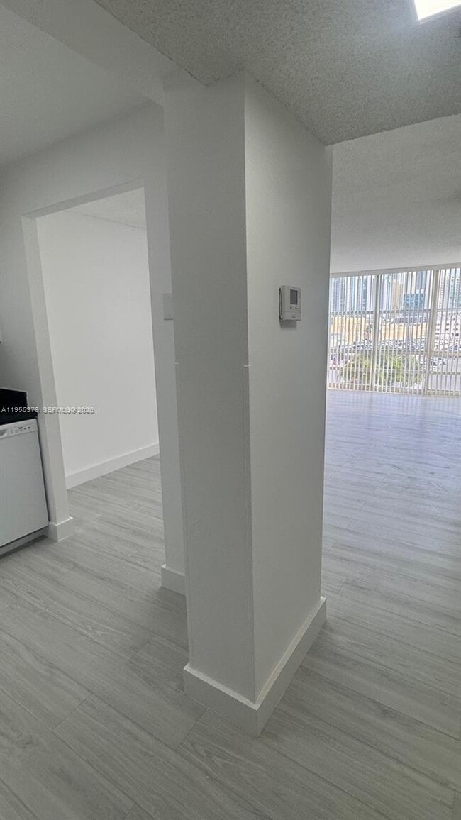 Photo - 200 172nd St Unit 406