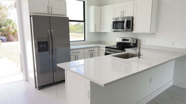 Photo - 520 Creuset Ave S