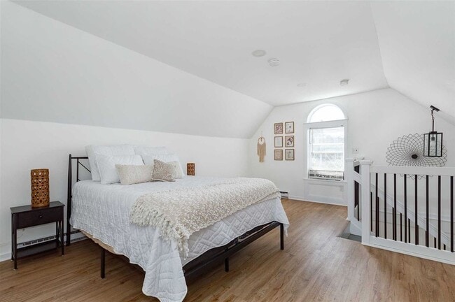 Photo - 48 Columbia St Unit The Loft