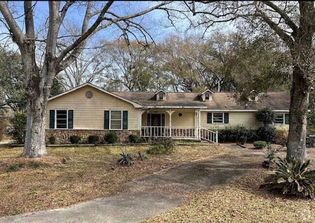 Building Photo - Moss Point 3 Bedroom Rental