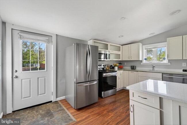 Photo - 34017 Welbourne Rd