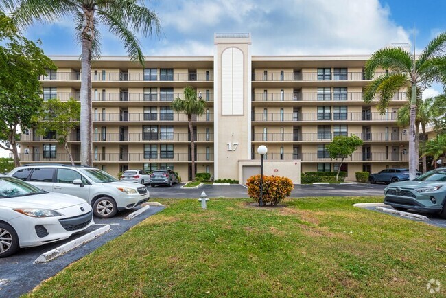 Building Photo - 17 Royal Palm Way Unit 305 Rental