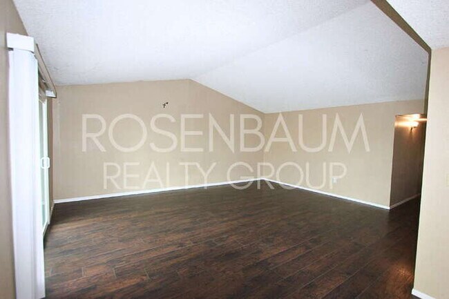 Photo - 824 E Junction St Unidad 824