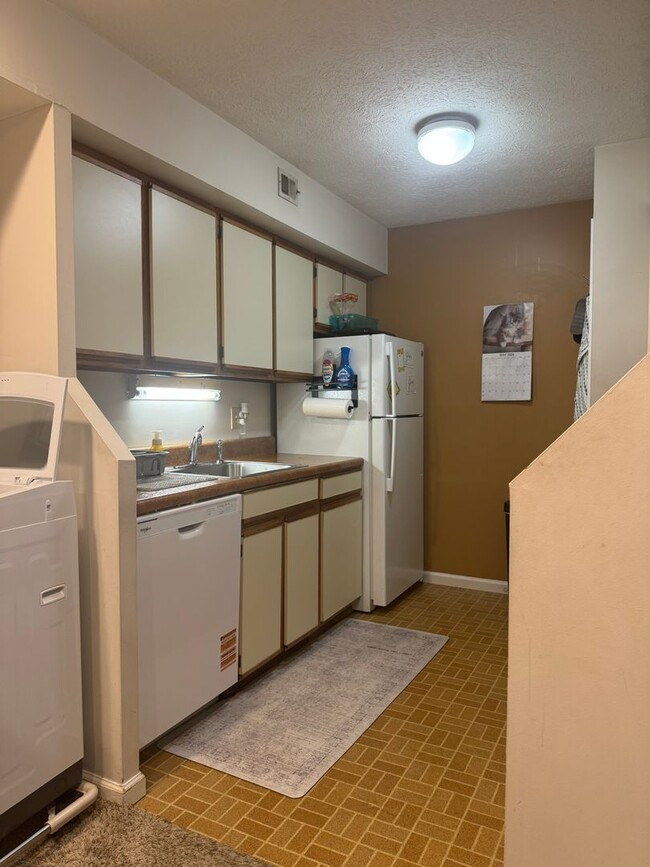 Photo - Two Bedroom Two Bath Condo Close To Newtown Unit 9