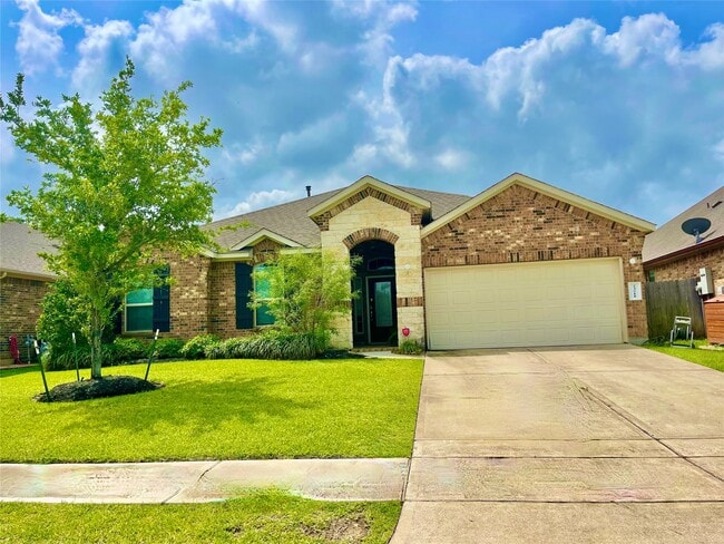 Building Photo - 23511 Villatora Dr